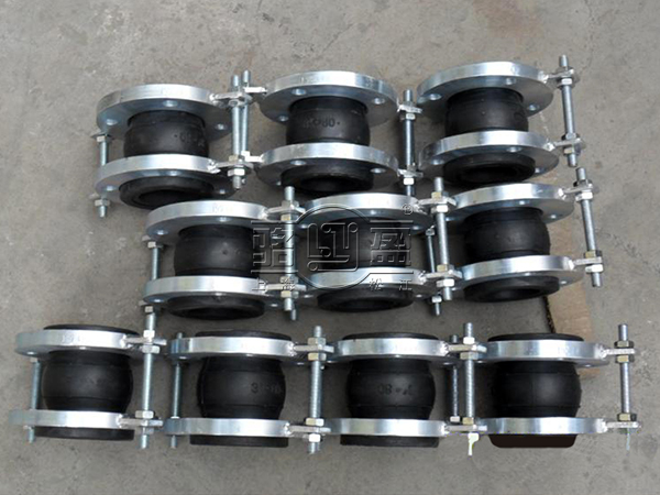 駱盈為會展空調系統(tǒng)配套耐高壓橡膠膨脹節(jié)