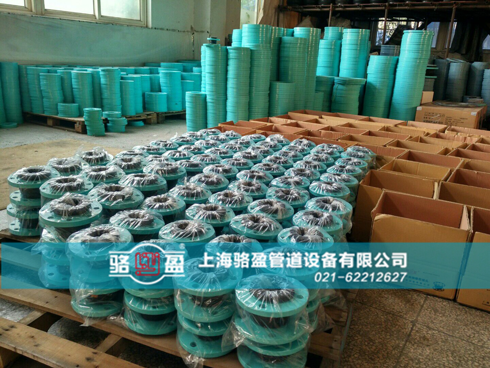 可曲撓橡膠接頭在突然增壓的條件下如何防水爆破現(xiàn)象的出現(xiàn)？