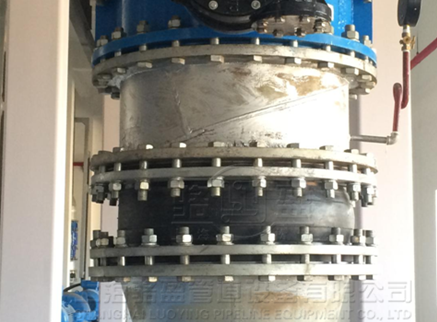 橡膠接頭怎么防止被拉伸的現(xiàn)象出現(xiàn)？